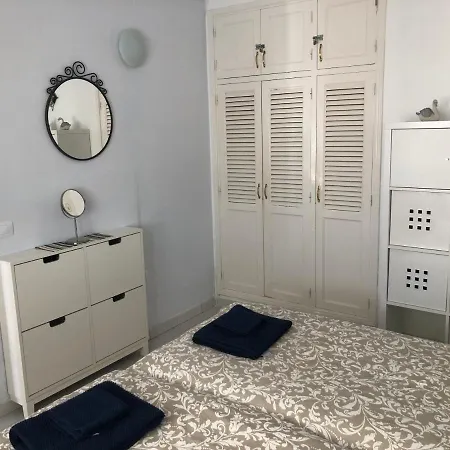 Casa Eef - One Bedroom Close To The With A Communal Pool Apartment *