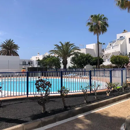 Casa Eef - One Bedroom Close To The With A Communal Pool Apartment