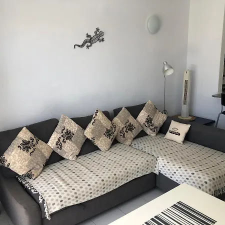 Apartment Casa Eef - One Bedroom Close To The With A Communal Pool