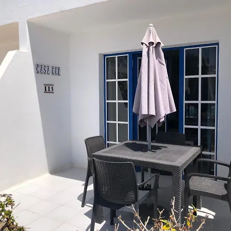 Apartment Casa Eef - One Bedroom Close To The With A Communal Pool