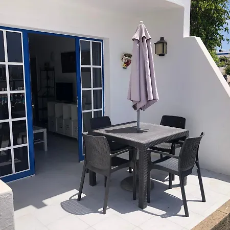 Casa Eef - One Bedroom Close To The With A Communal Pool Apartment *